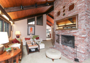 Living Room 36 Willowdale Road Topsfield, MA