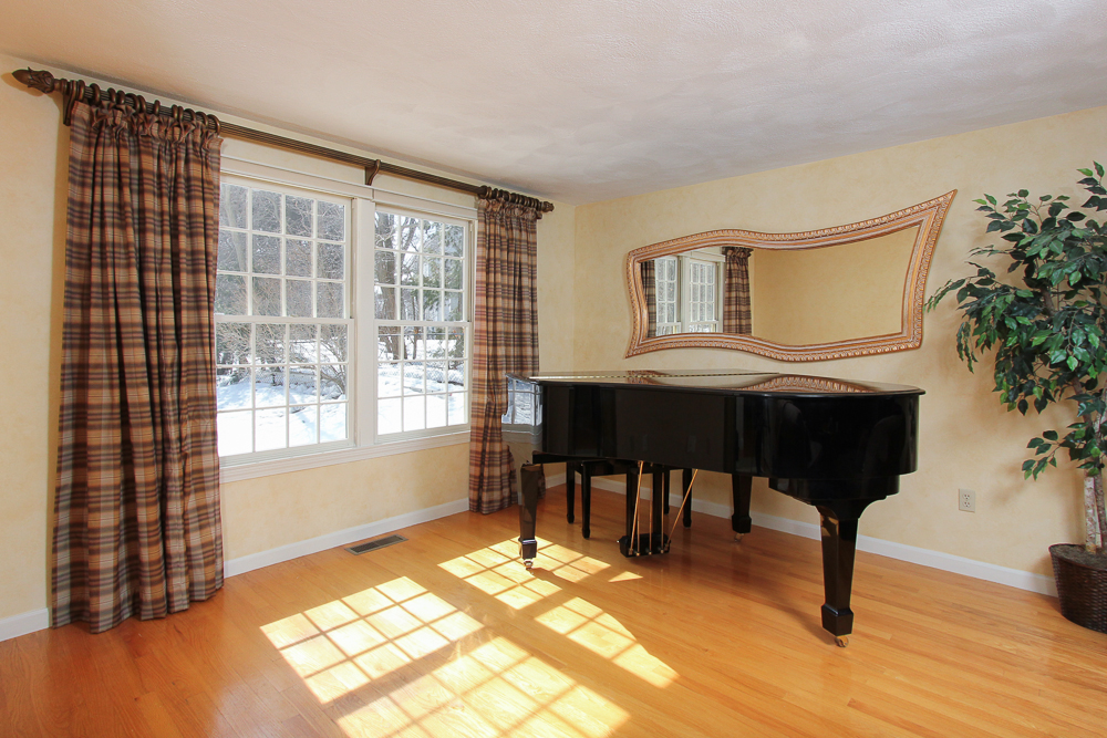 Living room & piano 72 Middlebury Lane Beverly, MA Beverly, MA