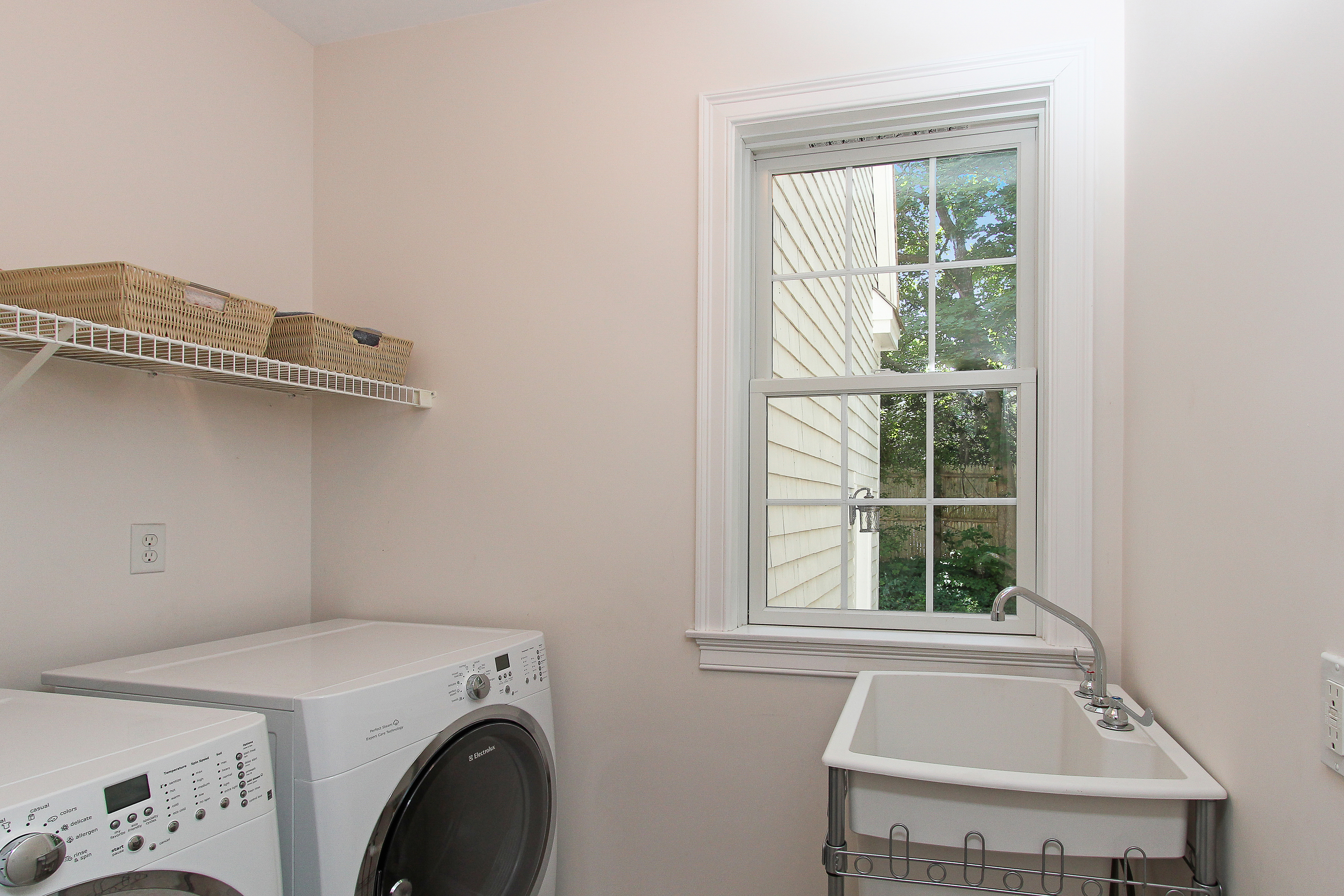 Laundry Room 54 Essesx Street Hamilton Massachusetts