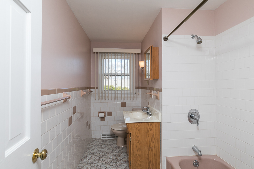 Full bath with tub and shower 8 Pond Street Peabody Massachusetts