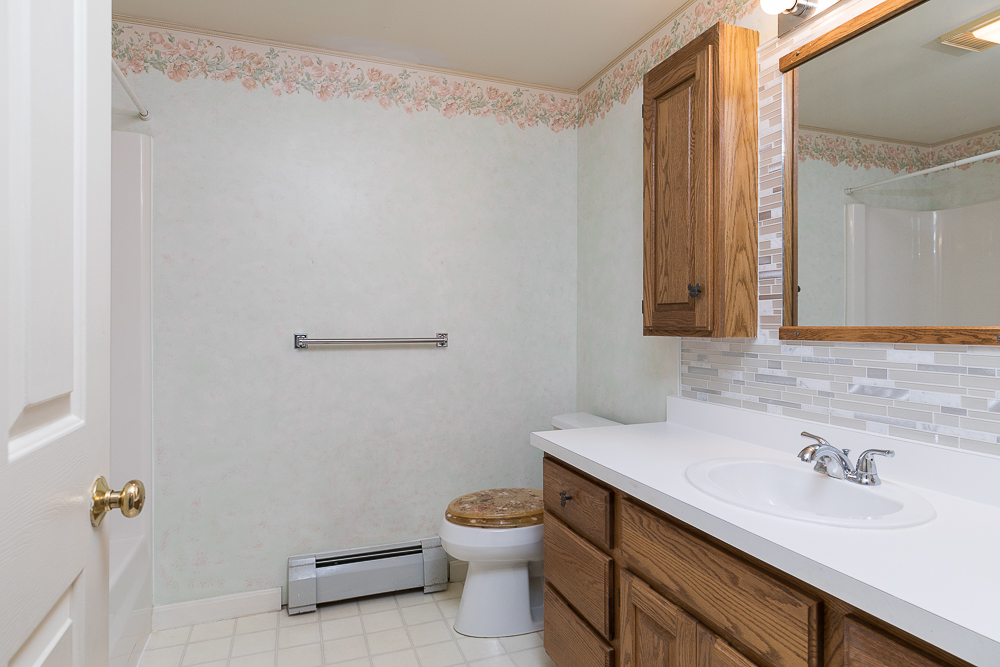 Bathroom 10 Netherton Avenue Beverly Massachusetts