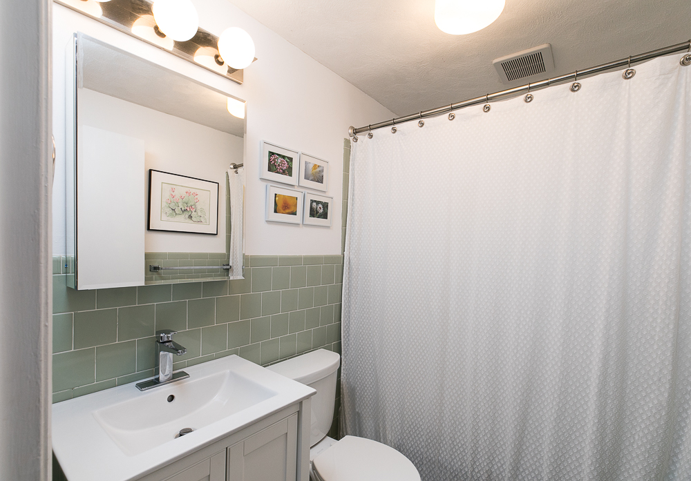 Bathroom 5 Pinewood Avenue Beverly Massachusetts