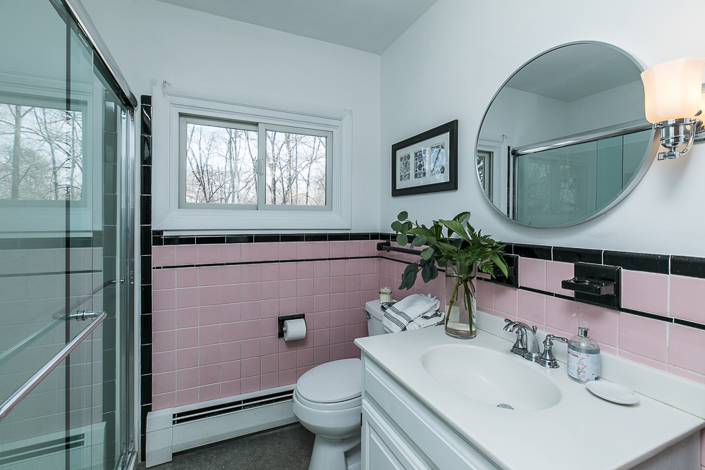 Bathroom 55 Putnam Street Beverly Massachusetts