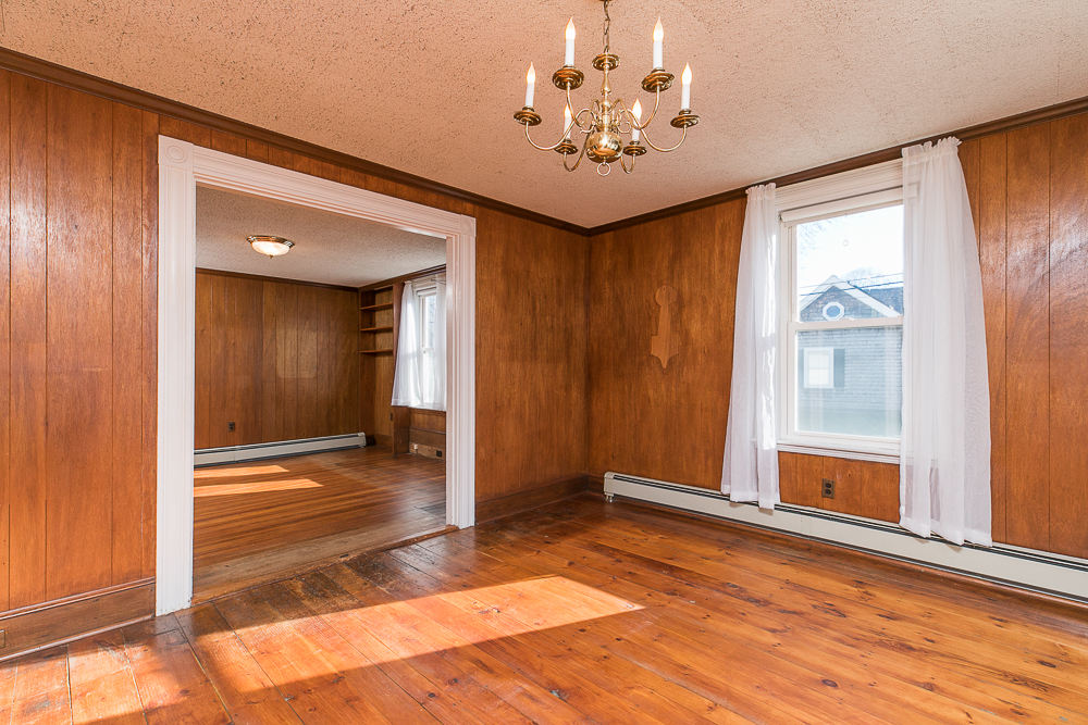 Living Room 75 Hamilton Avenue Hamilton Massachusetts