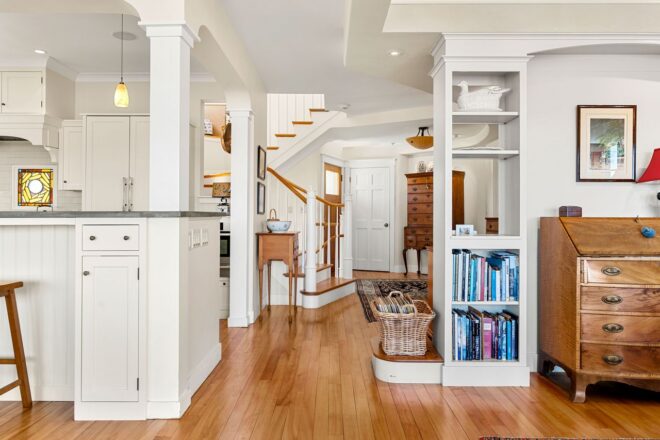 foyer-hallway-51-lebaron-road-essex-ma-LL-john-and-cindy-farrell